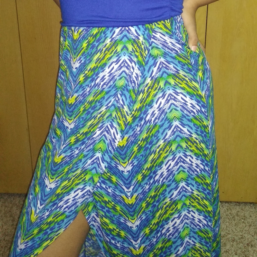 Summer dress with a side cut!!